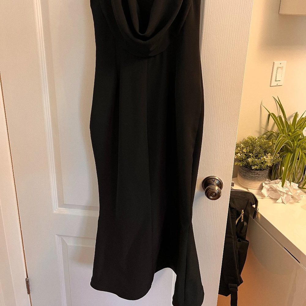 Dress - Picture 4 of 4